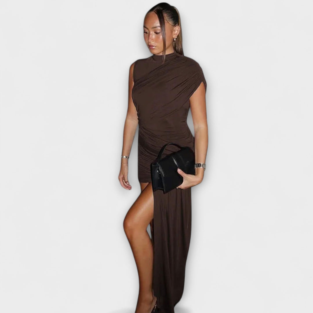 Lila - Robe chic et étroite avec encolure ronde et plis