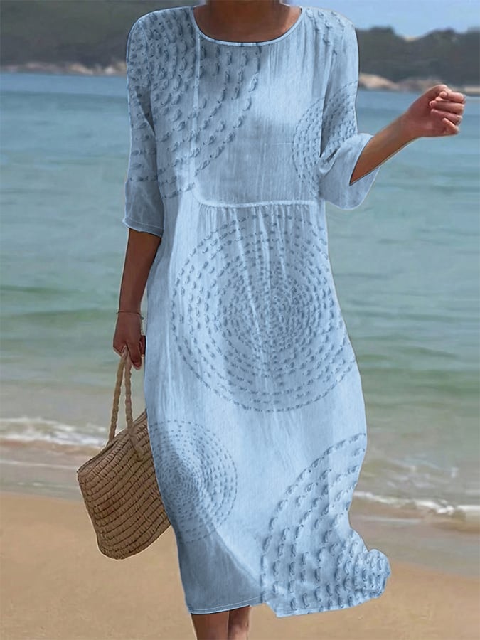 Robe brodée en plusieurs couleurs