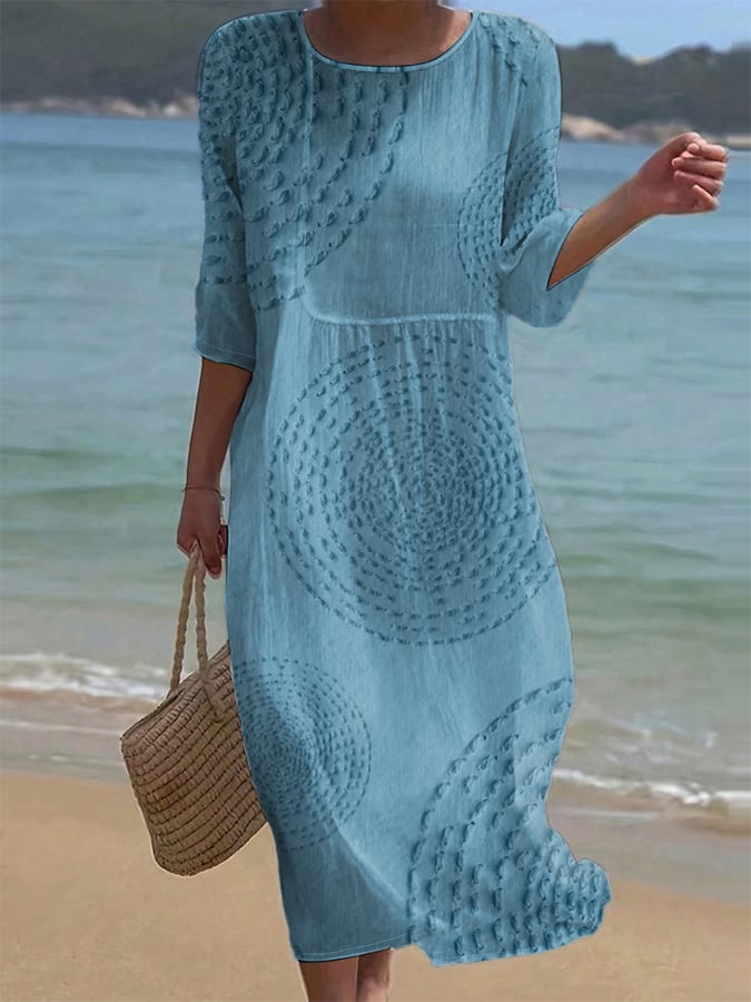 Robe brodée en plusieurs couleurs