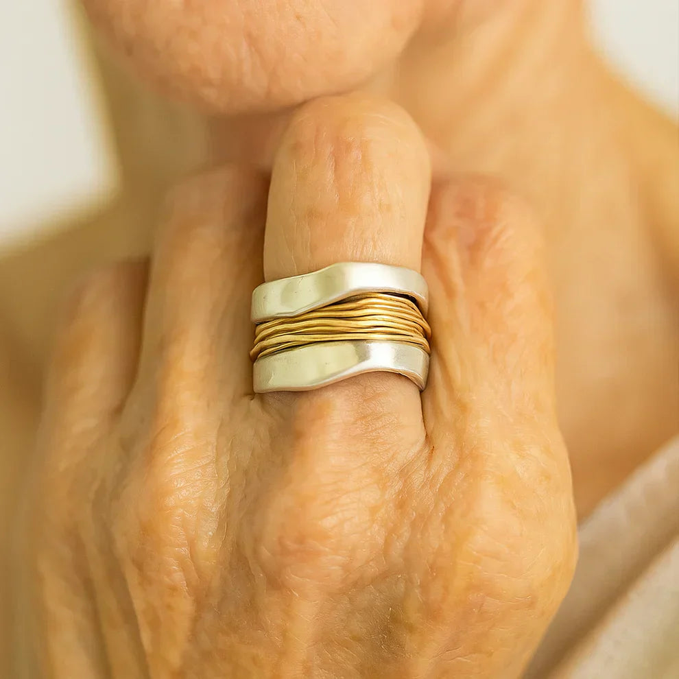 Bague en argent avec fils d'or