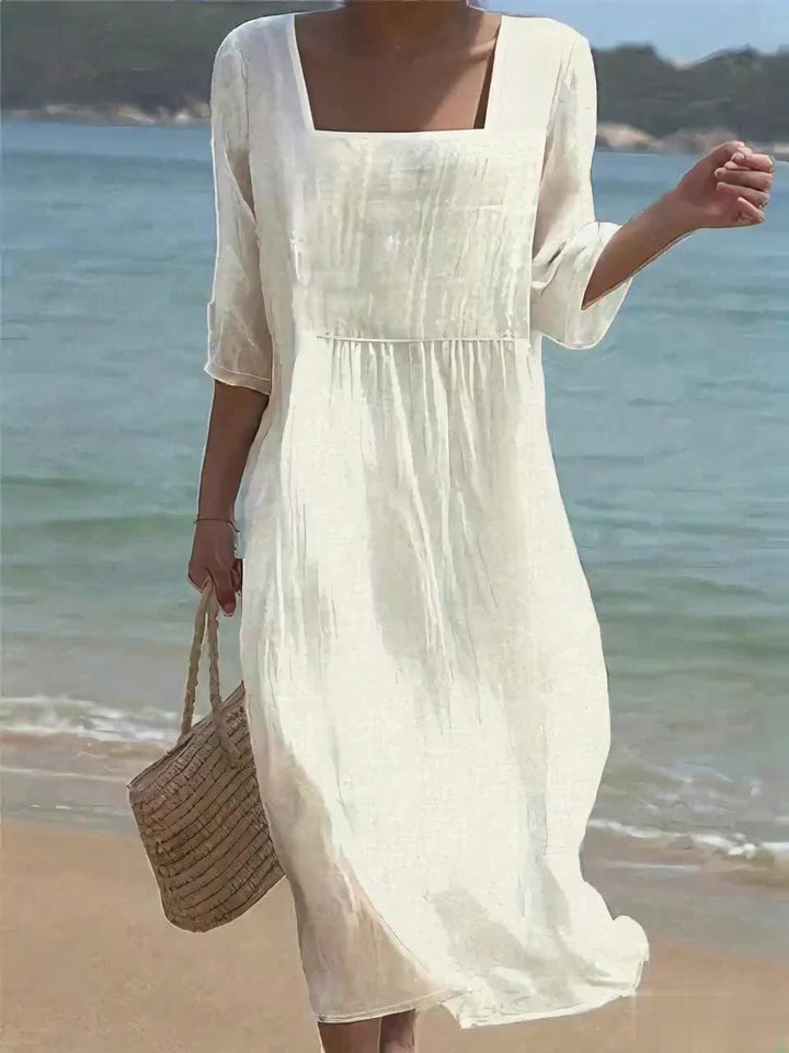 Robe brodée blanche à coupe légère