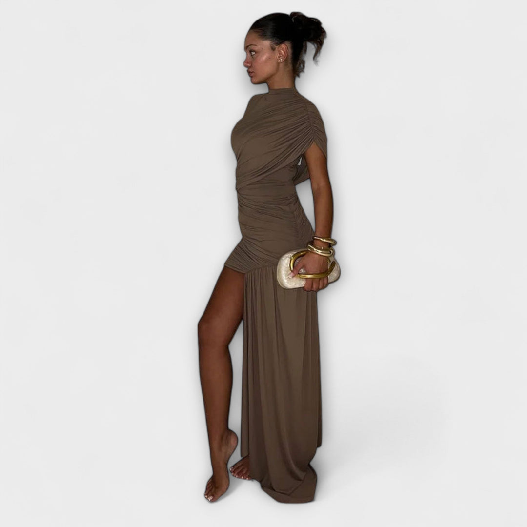 Lila - Robe chic et étroite avec encolure ronde et plis